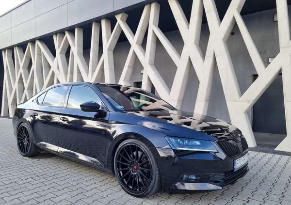 Skoda Superb cena 150000 przebieg: 85000, rok produkcji 2019 z Koprzywnica małe 562